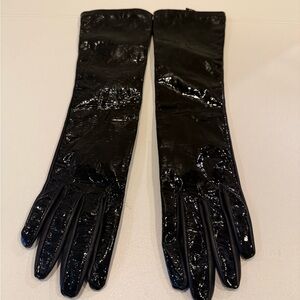 Elegant Black Patent Leather Women's Gloves